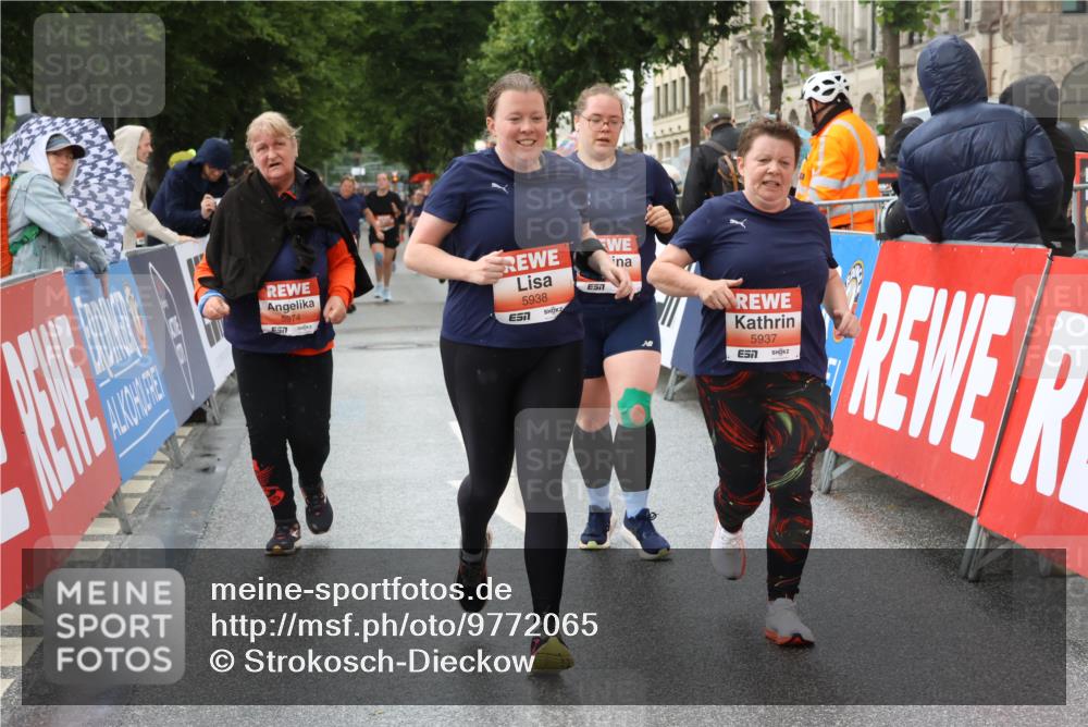 14.06.2026 - REWE Women's Run Strokosch-Dieckow http://msf.ph/oto/9772065 14.06.2026 11:10:11 Ziel 5060, 5061, 5063, 5145, 5246, 5375, 5472, 5533, 5559, 5855, 5937, 5938, 5974, 5996 meine-sportfotos.de