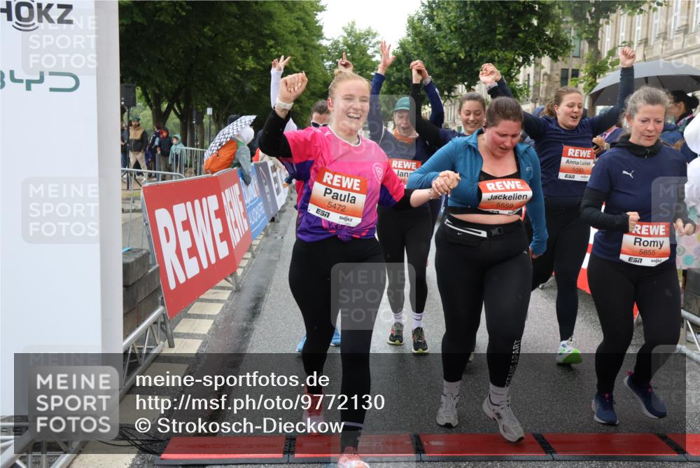 14.06.2026 - REWE Women's Run Strokosch-Dieckow http://msf.ph/oto/9772130 14.06.2026 11:10:04 Ziel 5060, 5061, 5063, 5145, 5197, 5246, 5472, 5533, 5559, 5770, 5855, 5902, 5926 meine-sportfotos.de