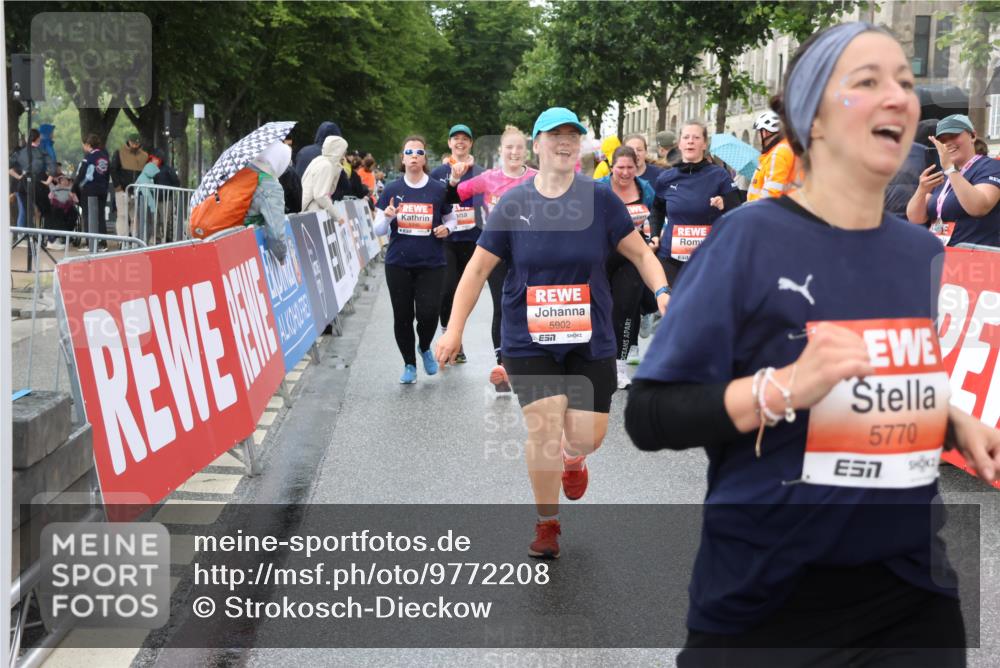 14.06.2026 - REWE Women's Run Strokosch-Dieckow http://msf.ph/oto/9772208 14.06.2026 11:10:01 Ziel 5060, 5061, 5063, 5145, 5197, 5246, 5278, 5465, 5472, 5533, 5559, 5770, 5855, 5902, 5926 meine-sportfotos.de