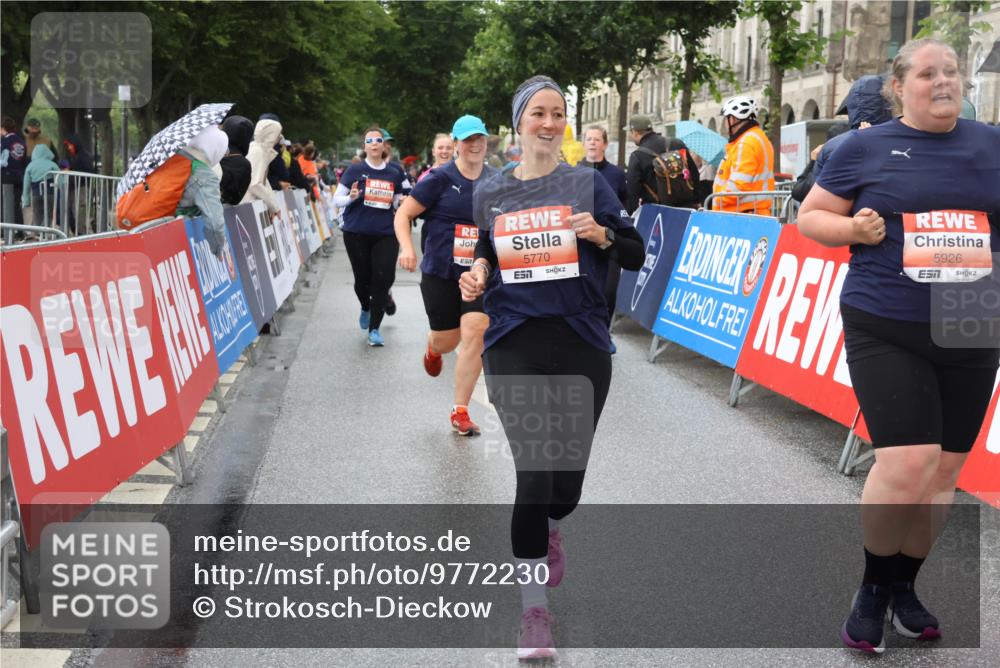 14.06.2026 - REWE Women's Run Strokosch-Dieckow http://msf.ph/oto/9772230 14.06.2026 11:10:00 Ziel 5060, 5061, 5063, 5197, 5246, 5278, 5465, 5472, 5559, 5770, 5855, 5902, 5926 meine-sportfotos.de