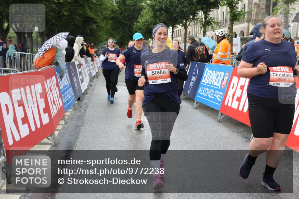 14.06.2026 - REWE Women's Run Strokosch-Dieckow http://msf.ph/oto/9772238 14.06.2026 11:10:00 Ziel 5060, 5061, 5063, 5197, 5246, 5278, 5465, 5472, 5559, 5770, 5855, 5902, 5926 meine-sportfotos.de