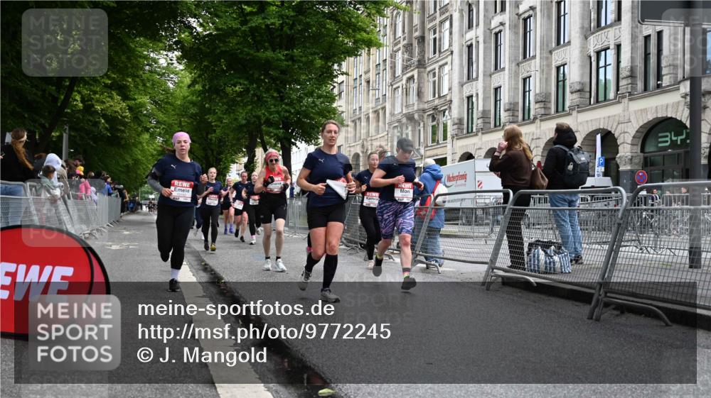 14.06.2026 - REWE Women's Run J. Mangold http://msf.ph/oto/9772245 14.06.2026 10:00:42 Ziel 10162, 10188, 10204, 10370, 10393, 10522, 10576, 10594, 10613, 10637, 10663, 10805, 11104, 11334, 11440, 11472, 11483 meine-sportfotos.de