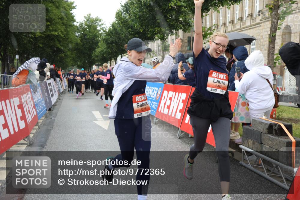 14.06.2026 - REWE Women's Run Strokosch-Dieckow http://msf.ph/oto/9772365 14.06.2026 11:09:54 Ziel 5278, 5465 meine-sportfotos.de