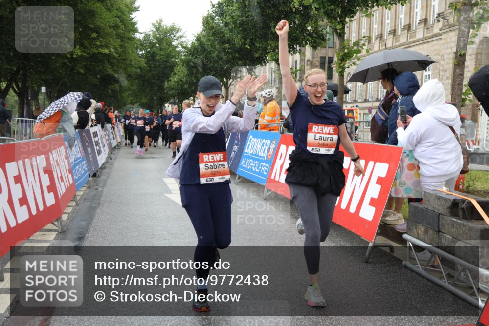 14.06.2026 - REWE Women's Run Strokosch-Dieckow http://msf.ph/oto/9772438 14.06.2026 11:09:54 Ziel 5278, 5465 meine-sportfotos.de