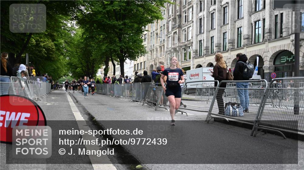 14.06.2026 - REWE Women's Run J. Mangold http://msf.ph/oto/9772439 14.06.2026 10:01:02 Ziel 10121, 10221, 10792, 10933, 11375 meine-sportfotos.de