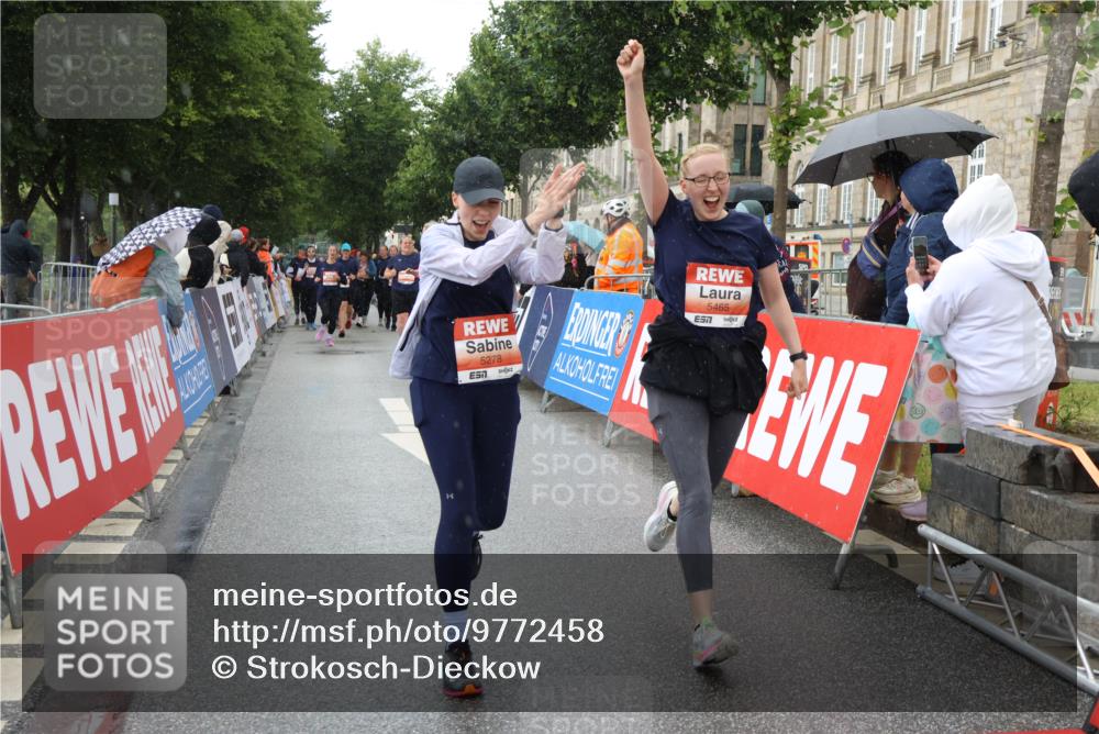 14.06.2026 - REWE Women's Run Strokosch-Dieckow http://msf.ph/oto/9772458 14.06.2026 11:09:54 Ziel 5278, 5465 meine-sportfotos.de