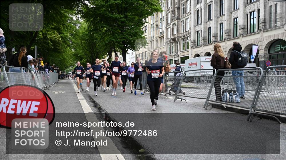 14.06.2026 - REWE Women's Run J. Mangold http://msf.ph/oto/9772486 14.06.2026 10:01:12 Ziel 10077, 10307, 10315, 10369, 10482, 10812, 10824, 10828, 10902, 10915, 10966, 11018, 11044, 11045, 11196, 11206, 11319, 11361 meine-sportfotos.de