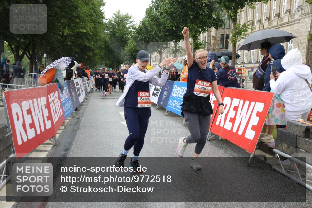 14.06.2026 - REWE Women's Run Strokosch-Dieckow http://msf.ph/oto/9772518 14.06.2026 11:09:53 Ziel 5278, 5465 meine-sportfotos.de