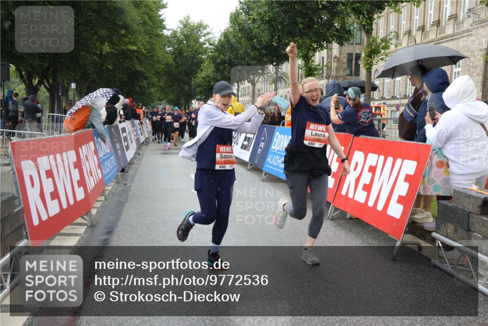 14.06.2026 - REWE Women's Run Strokosch-Dieckow http://msf.ph/oto/9772536 14.06.2026 11:09:53 Ziel 5278, 5465 meine-sportfotos.de