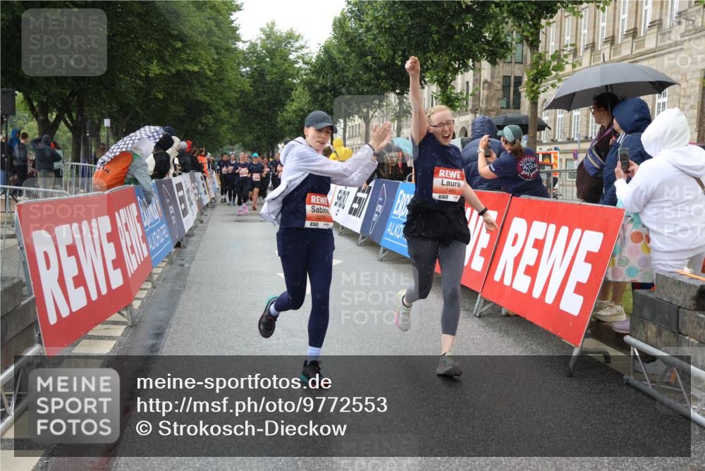 14.06.2026 - REWE Women's Run Strokosch-Dieckow http://msf.ph/oto/9772553 14.06.2026 11:09:53 Ziel 5278, 5465 meine-sportfotos.de