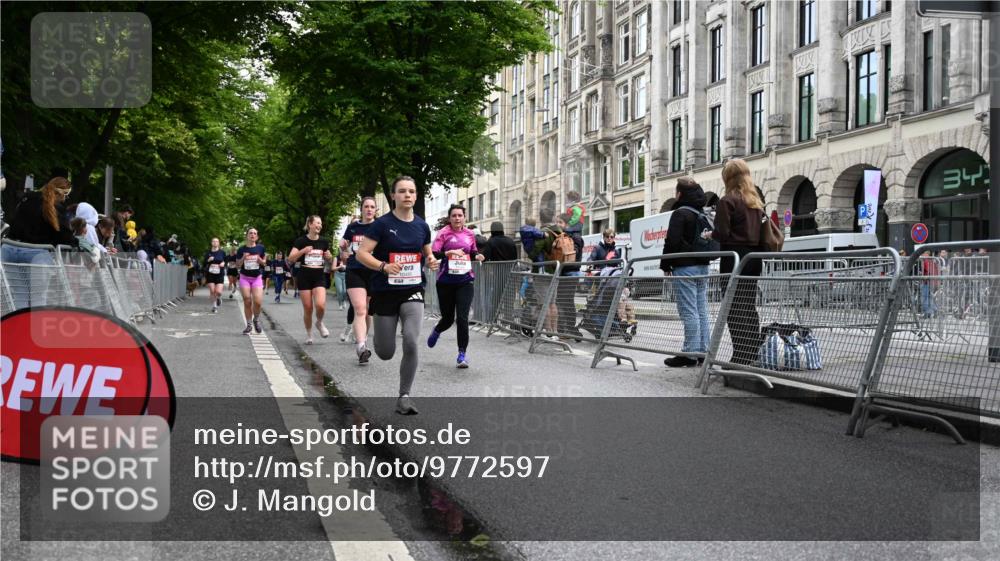 14.06.2026 - REWE Women's Run J. Mangold http://msf.ph/oto/9772597 14.06.2026 10:01:30 Ziel 10165, 10320, 10431, 10453, 10495, 10521, 10817, 10831, 11038, 11039, 11041, 11075, 11078, 11225, 11285 meine-sportfotos.de