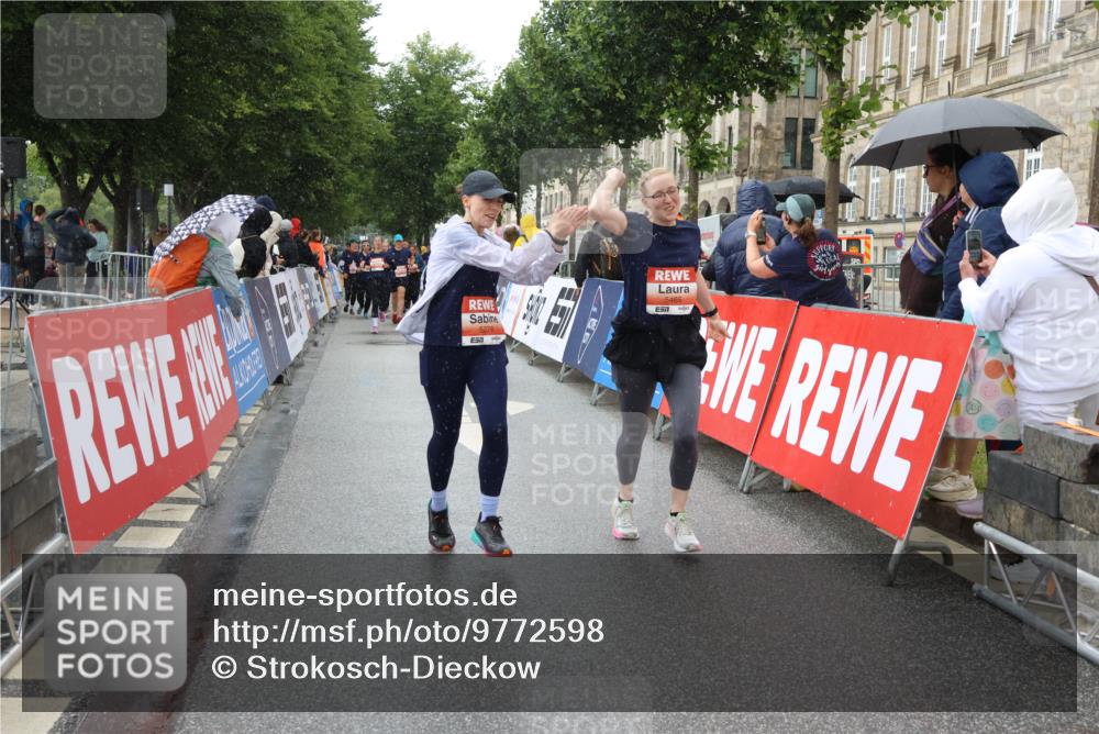 14.06.2026 - REWE Women's Run Strokosch-Dieckow http://msf.ph/oto/9772598 14.06.2026 11:09:53 Ziel 5278, 5465 meine-sportfotos.de