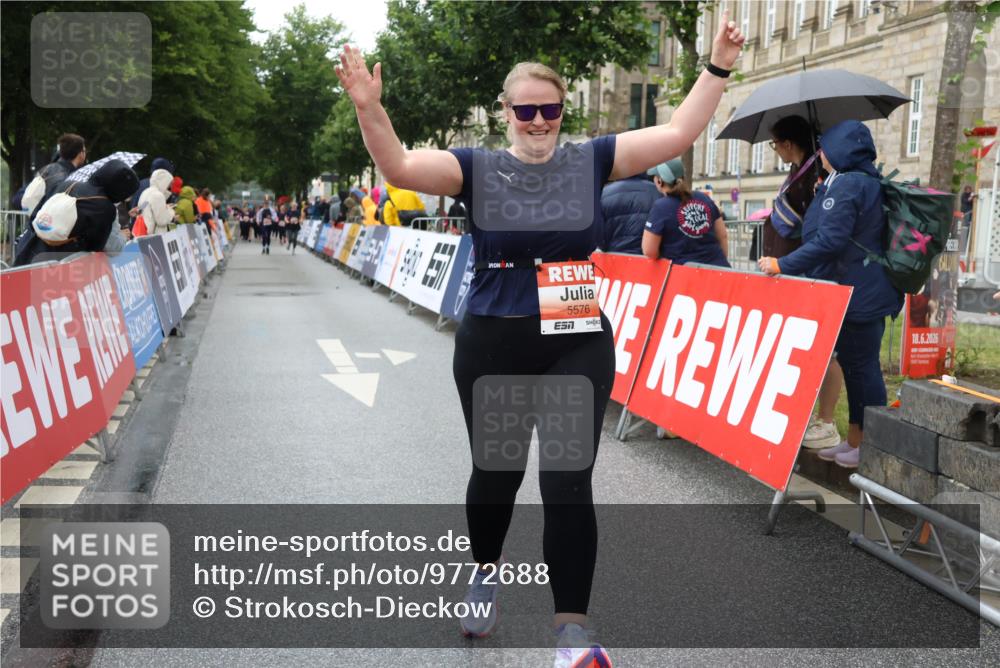 14.06.2026 - REWE Women's Run Strokosch-Dieckow http://msf.ph/oto/9772688 14.06.2026 11:09:40 Ziel 5406, 5549, 5576, 5761, 5762, 5854, 5981, 5987 meine-sportfotos.de