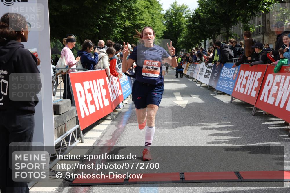14.06.2026 - REWE Women's Run Strokosch-Dieckow http://msf.ph/oto/9772700 14.06.2026 10:55:32 Ziel 5308, 5702 meine-sportfotos.de