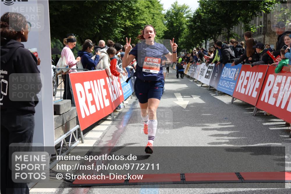 14.06.2026 - REWE Women's Run Strokosch-Dieckow http://msf.ph/oto/9772711 14.06.2026 10:55:32 Ziel 5308, 5702 meine-sportfotos.de