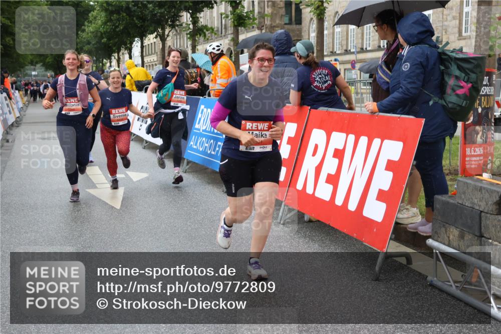 14.06.2026 - REWE Women's Run Strokosch-Dieckow http://msf.ph/oto/9772809 14.06.2026 11:09:36 Ziel 5279, 5406, 5549, 5576, 5761, 5762, 5836, 5854, 5968, 5981, 5987 meine-sportfotos.de