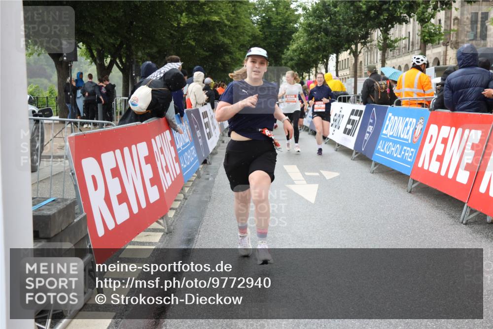14.06.2026 - REWE Women's Run Strokosch-Dieckow http://msf.ph/oto/9772940 14.06.2026 11:09:30 Ziel 5259, 5279, 5681, 5761, 5762, 5836, 5927, 5968, 5987 meine-sportfotos.de