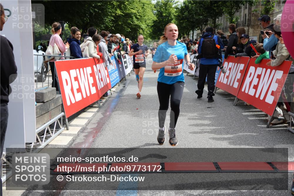 14.06.2026 - REWE Women's Run Strokosch-Dieckow http://msf.ph/oto/9773172 14.06.2026 10:54:51 Ziel 5189, 5594, 5613, 5707, 5916 meine-sportfotos.de