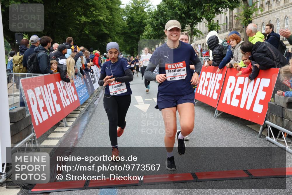14.06.2026 - REWE Women's Run Strokosch-Dieckow http://msf.ph/oto/9773567 14.06.2026 09:55:35 Ziel 10150, 10231, 10496, 10598, 10810, 11089, 11300 meine-sportfotos.de