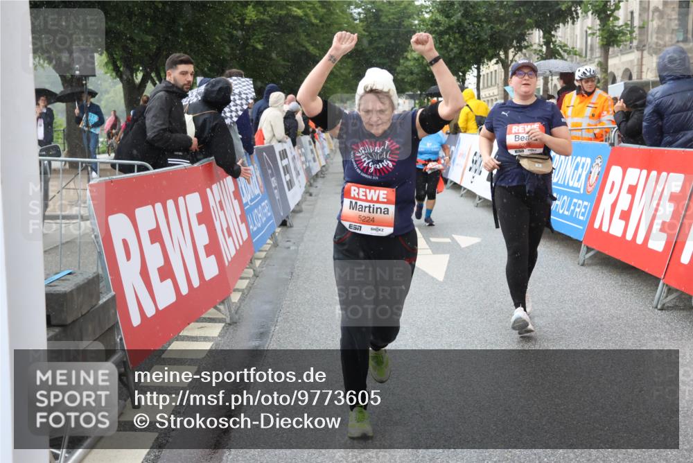 14.06.2026 - REWE Women's Run Strokosch-Dieckow http://msf.ph/oto/9773605 14.06.2026 11:08:44 Ziel 5224, 5235, 5413, 5414, 5596, 5779, 5851, 5852, 5994 meine-sportfotos.de