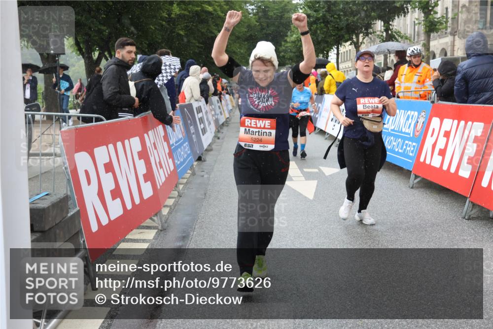14.06.2026 - REWE Women's Run Strokosch-Dieckow http://msf.ph/oto/9773626 14.06.2026 11:08:44 Ziel 5224, 5235, 5413, 5414, 5596, 5779, 5851, 5852, 5994 meine-sportfotos.de