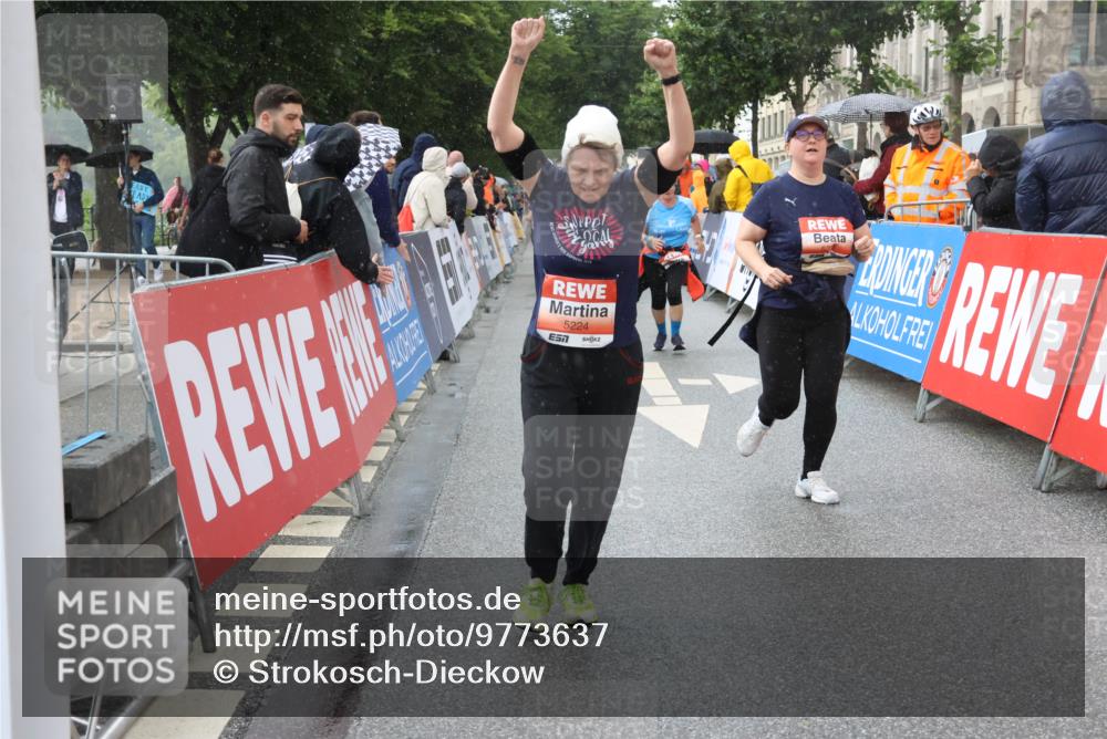 14.06.2026 - REWE Women's Run Strokosch-Dieckow http://msf.ph/oto/9773637 14.06.2026 11:08:44 Ziel 5224, 5235, 5413, 5414, 5596, 5779, 5851, 5852, 5994 meine-sportfotos.de