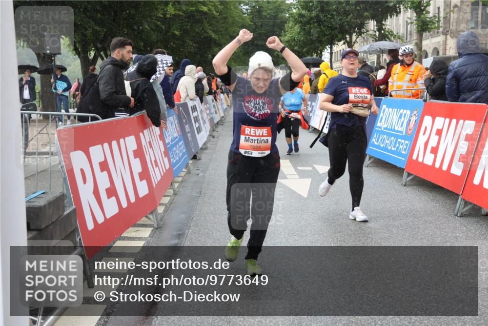 14.06.2026 - REWE Women's Run Strokosch-Dieckow http://msf.ph/oto/9773649 14.06.2026 11:08:43 Ziel 5224, 5235, 5413, 5414, 5596, 5851, 5852, 5994 meine-sportfotos.de