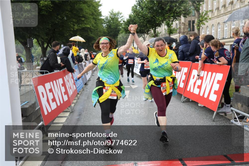 14.06.2026 - REWE Women's Run Strokosch-Dieckow http://msf.ph/oto/9774622 14.06.2026 11:08:05 Ziel 5065, 5128, 5129, 5131, 5313, 5327, 5397, 5423, 5664, 5752 meine-sportfotos.de