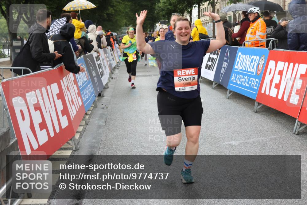 14.06.2026 - REWE Women's Run Strokosch-Dieckow http://msf.ph/oto/9774737 14.06.2026 11:08:01 Ziel 5065, 5114, 5327, 5423, 5752 meine-sportfotos.de