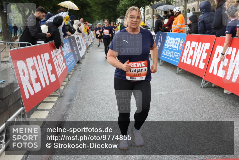 14.06.2026 - REWE Women's Run Strokosch-Dieckow http://msf.ph/oto/9774855 14.06.2026 11:07:54 Ziel 5114, 5327, 5384, 5385, 5908, 5909 meine-sportfotos.de