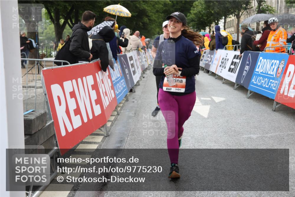 14.06.2026 - REWE Women's Run Strokosch-Dieckow http://msf.ph/oto/9775230 14.06.2026 11:07:33 Ziel 5118, 5190, 5319, 5369, 5412, 5476, 5630, 5728, 5808, 5895, 6065 meine-sportfotos.de