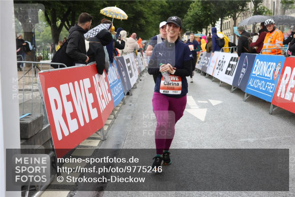 14.06.2026 - REWE Women's Run Strokosch-Dieckow http://msf.ph/oto/9775246 14.06.2026 11:07:33 Ziel 5118, 5190, 5319, 5369, 5412, 5476, 5630, 5728, 5808, 5895, 6065 meine-sportfotos.de