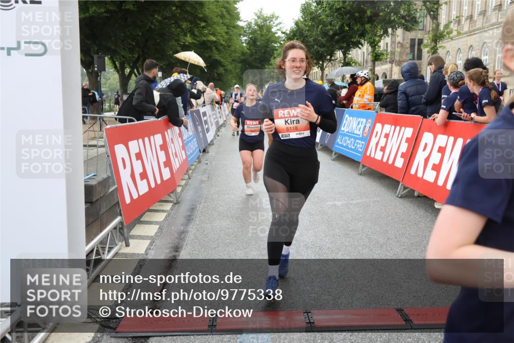 14.06.2026 - REWE Women's Run Strokosch-Dieckow http://msf.ph/oto/9775338 14.06.2026 11:07:29 Ziel 5118, 5190, 5229, 5368, 5369, 5476, 5483, 5484, 5630, 5808, 5895, 6065 meine-sportfotos.de