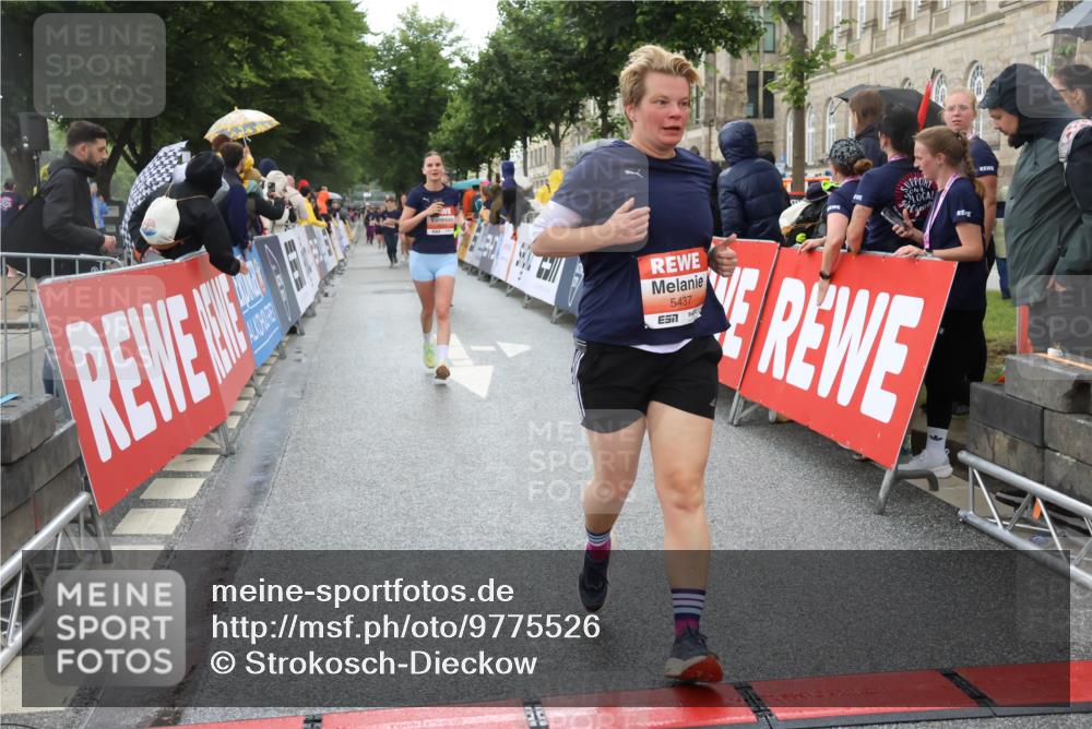14.06.2026 - REWE Women's Run Strokosch-Dieckow http://msf.ph/oto/9775526 14.06.2026 11:07:13 Ziel 5104, 5268, 5437, 5676, 5734, 5735, 5977, 6012, 6041 meine-sportfotos.de
