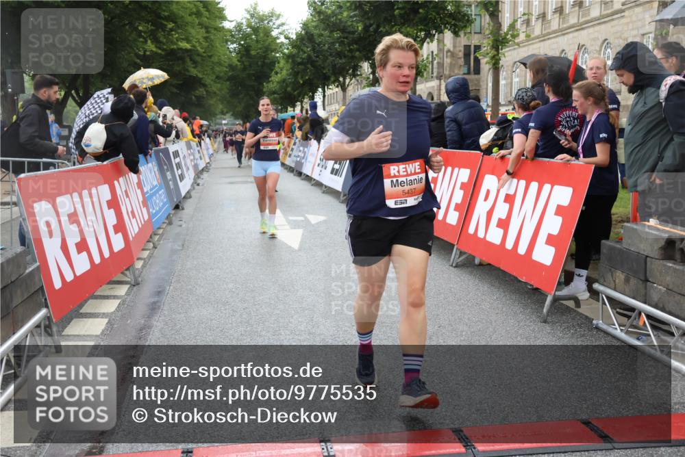 14.06.2026 - REWE Women's Run Strokosch-Dieckow http://msf.ph/oto/9775535 14.06.2026 11:07:13 Ziel 5104, 5268, 5437, 5676, 5734, 5735, 5977, 6012, 6041 meine-sportfotos.de