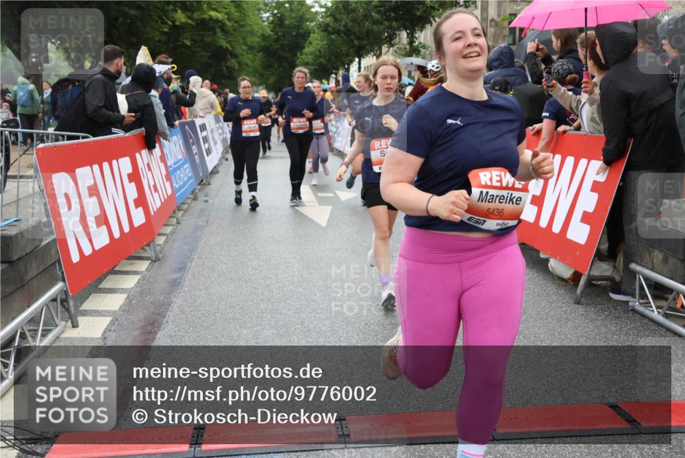 14.06.2026 - REWE Women's Run Strokosch-Dieckow http://msf.ph/oto/9776002 14.06.2026 11:06:46 Ziel 5084, 5288, 5395, 5436, 5501, 5535, 5605, 5722, 5775, 5956, 5958, 6067 meine-sportfotos.de