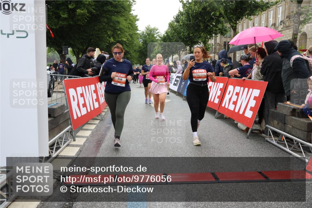 14.06.2026 - REWE Women's Run Strokosch-Dieckow http://msf.ph/oto/9776056 14.06.2026 11:06:39 Ziel 5071, 5084, 5134, 5222, 5283, 5441, 5480, 5491, 5501, 5574, 5605, 5722, 5775, 6024, 6067 meine-sportfotos.de