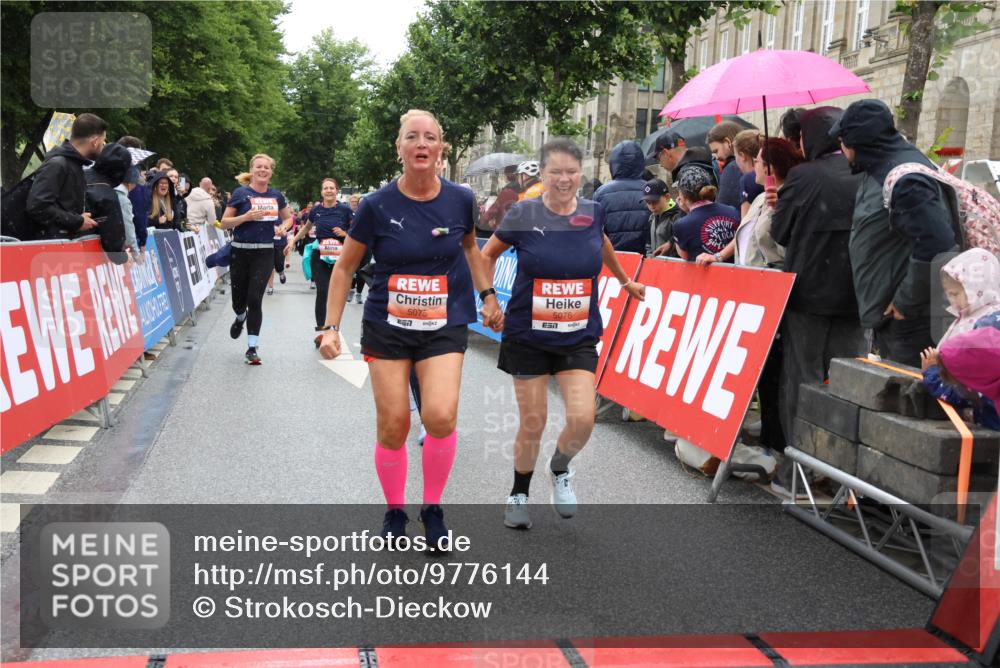 14.06.2026 - REWE Women's Run Strokosch-Dieckow http://msf.ph/oto/9776144 14.06.2026 11:06:29 Ziel 5075, 5076, 5134, 5283, 5382, 5541, 5829, 6024 meine-sportfotos.de