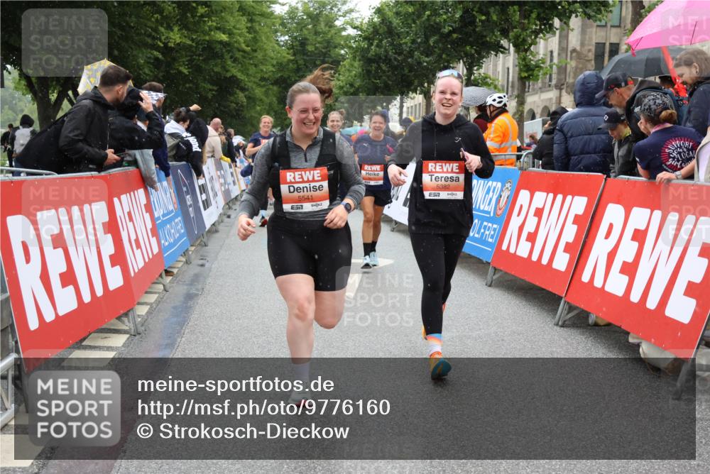 14.06.2026 - REWE Women's Run Strokosch-Dieckow http://msf.ph/oto/9776160 14.06.2026 11:06:27 Ziel 5075, 5076, 5283, 5382, 5541, 5829, 5844, 6024 meine-sportfotos.de