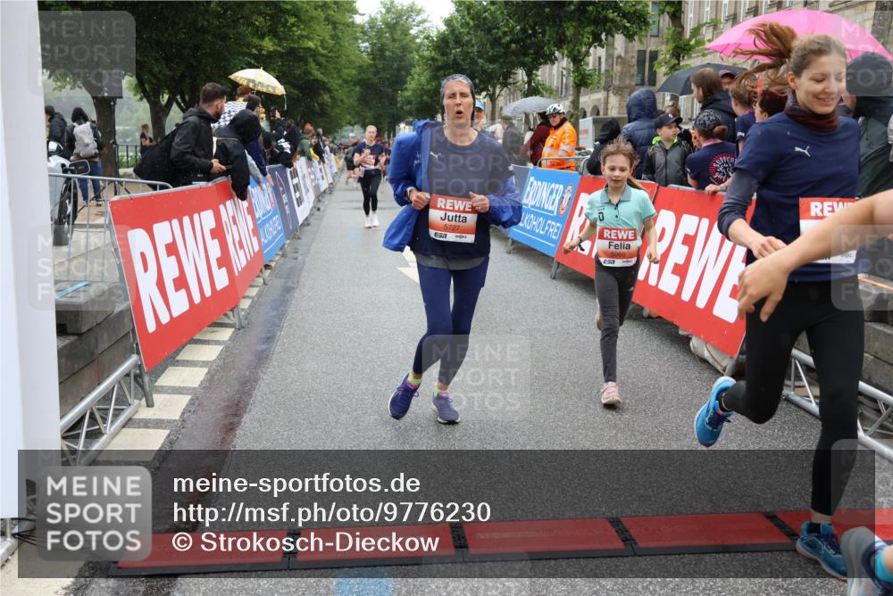 14.06.2026 - REWE Women's Run Strokosch-Dieckow http://msf.ph/oto/9776230 14.06.2026 11:06:17 Ziel 5130, 5727, 5757, 5794, 5799, 5805, 5844, 5960, 6026 meine-sportfotos.de