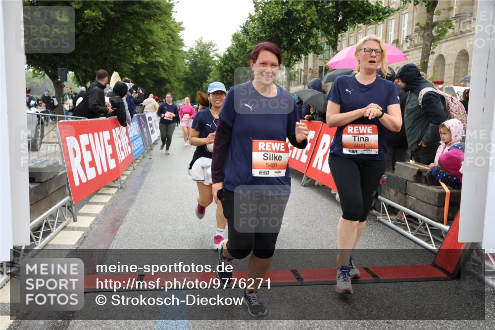 14.06.2026 - REWE Women's Run Strokosch-Dieckow http://msf.ph/oto/9776271 14.06.2026 11:06:35 Ziel 5071, 5075, 5076, 5134, 5222, 5283, 5382, 5441, 5480, 5491, 5501, 5541, 5574, 5829, 6024, 6067 meine-sportfotos.de