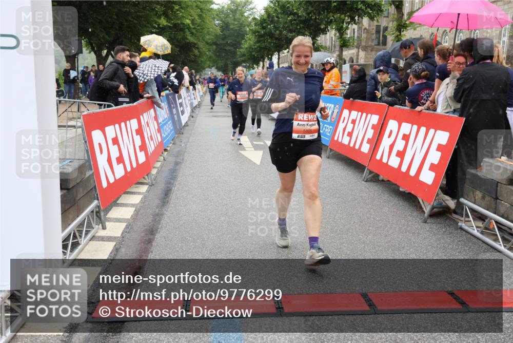 14.06.2026 - REWE Women's Run Strokosch-Dieckow http://msf.ph/oto/9776299 14.06.2026 11:06:10 Ziel 5072, 5130, 5221, 5227, 5378, 5580, 5699, 5705, 5710, 5757, 5805, 5903, 6026 meine-sportfotos.de