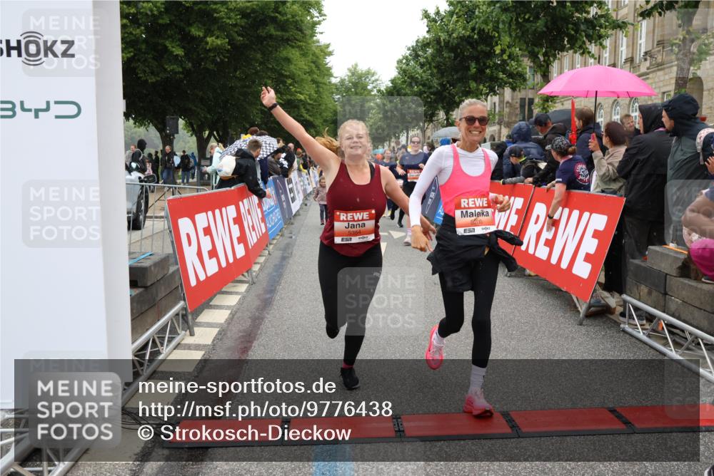 14.06.2026 - REWE Women's Run Strokosch-Dieckow http://msf.ph/oto/9776438 14.06.2026 11:05:58 Ziel 5072, 5149, 5200, 5339, 5354, 5378, 5517, 5710, 5834, 5881, 5887, 5923, 5962 meine-sportfotos.de