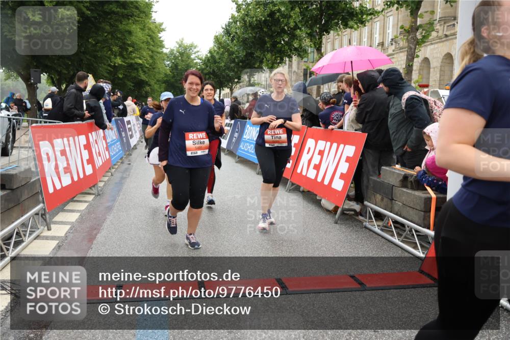 14.06.2026 - REWE Women's Run Strokosch-Dieckow http://msf.ph/oto/9776450 14.06.2026 11:06:35 Ziel 5071, 5075, 5076, 5134, 5222, 5283, 5382, 5441, 5480, 5491, 5501, 5541, 5574, 5829, 6024, 6067 meine-sportfotos.de