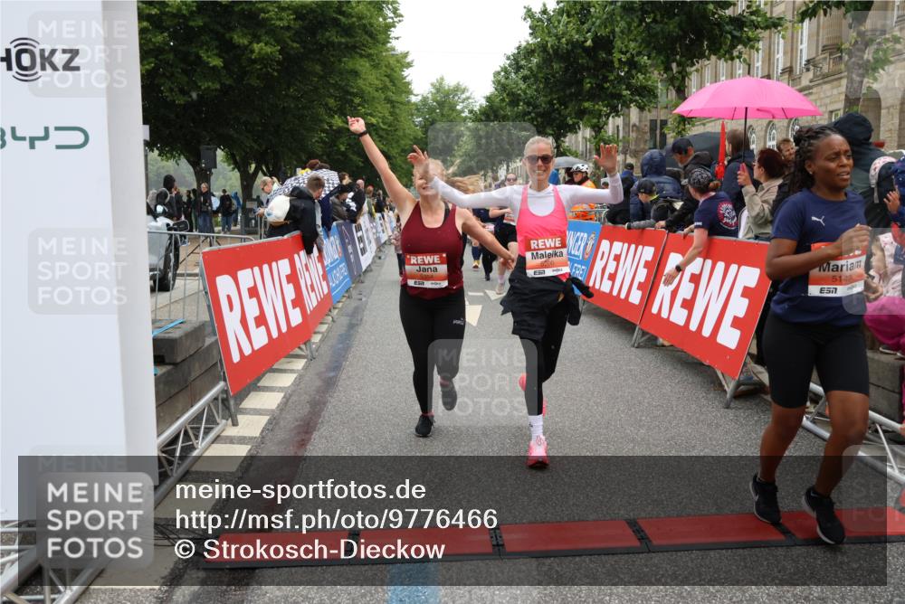 14.06.2026 - REWE Women's Run Strokosch-Dieckow http://msf.ph/oto/9776466 14.06.2026 11:05:58 Ziel 5072, 5149, 5200, 5339, 5354, 5378, 5517, 5710, 5834, 5881, 5887, 5923, 5962 meine-sportfotos.de