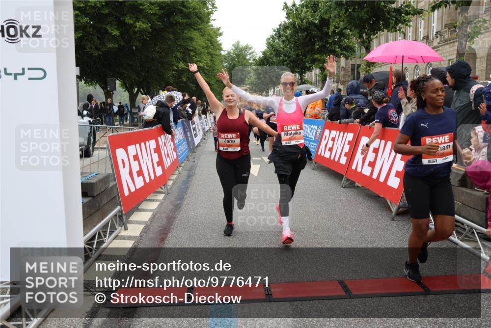 14.06.2026 - REWE Women's Run Strokosch-Dieckow http://msf.ph/oto/9776471 14.06.2026 11:05:57 Ziel 5149, 5169, 5200, 5339, 5354, 5517, 5833, 5834, 5881, 5887, 5897, 5923, 5962 meine-sportfotos.de