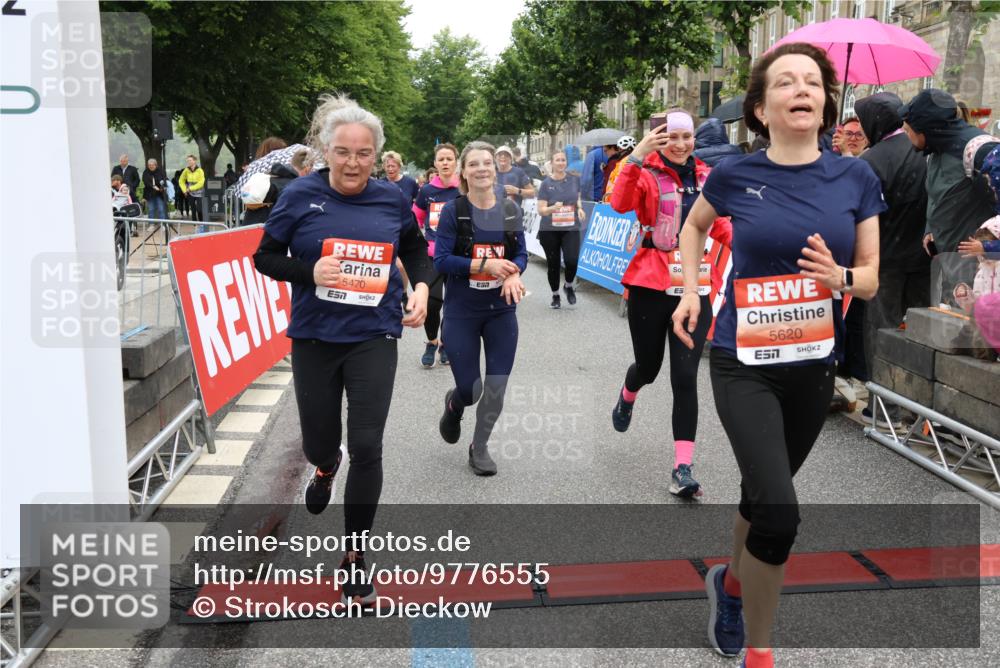 14.06.2026 - REWE Women's Run Strokosch-Dieckow http://msf.ph/oto/9776555 14.06.2026 11:05:47 Ziel 5078, 5169, 5178, 5312, 5416, 5447, 5470, 5524, 5620, 5621, 5646, 5765, 5772, 5791, 5833, 5834, 5849, 5888, 5897, 6010, 6032 meine-sportfotos.de