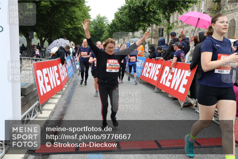 14.06.2026 - REWE Women's Run Strokosch-Dieckow http://msf.ph/oto/9776667 14.06.2026 11:05:41 Ziel 5078, 5156, 5174, 5178, 5210, 5237, 5312, 5447, 5524, 5621, 5626, 5765, 5791, 5849, 5888, 5939, 6010, 6032 meine-sportfotos.de