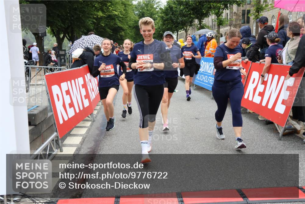 14.06.2026 - REWE Women's Run Strokosch-Dieckow http://msf.ph/oto/9776722 14.06.2026 11:05:38 Ziel 5078, 5138, 5156, 5174, 5177, 5178, 5198, 5210, 5237, 5592, 5626, 5765, 5888, 5939, 6010 meine-sportfotos.de