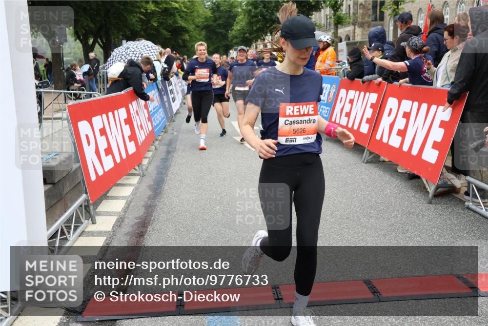 14.06.2026 - REWE Women's Run Strokosch-Dieckow http://msf.ph/oto/9776733 14.06.2026 11:05:36 Ziel 5078, 5138, 5156, 5174, 5177, 5178, 5198, 5210, 5237, 5539, 5592, 5626, 5888, 5939, 5967, 6013 meine-sportfotos.de